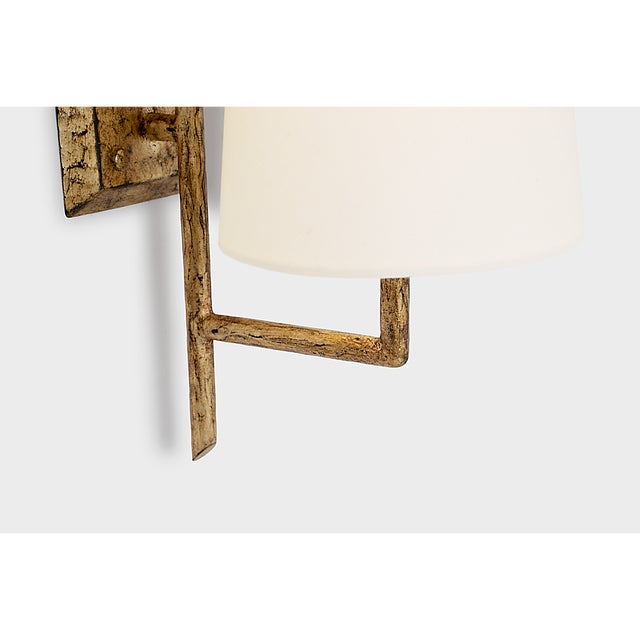 Transitional Chapman & Myers for Visual Comfort Signature Ashton Large Single Sculpted Sconce in Gilded Iron with Linen Shade For Sale - Image 3 of 9