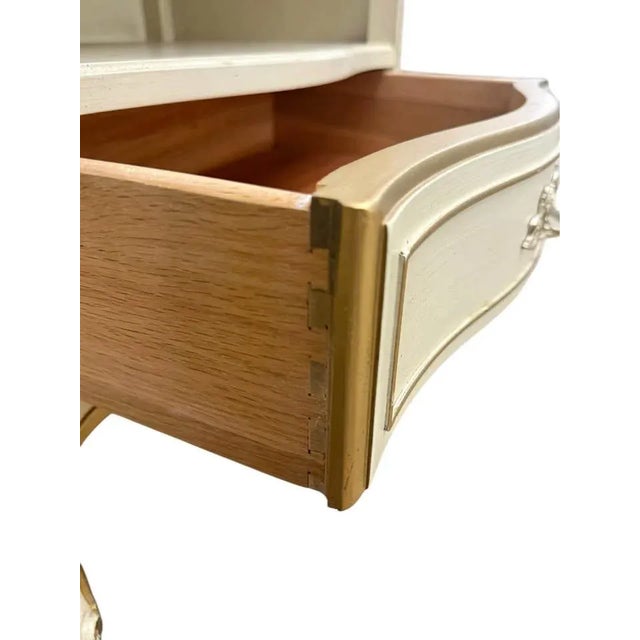 Vintage Mid-Century Rhone Off-White (Cream) & Gold French Provincial 1 Drawer Nightstands - A Pair For Sale - Image 10 of 11
