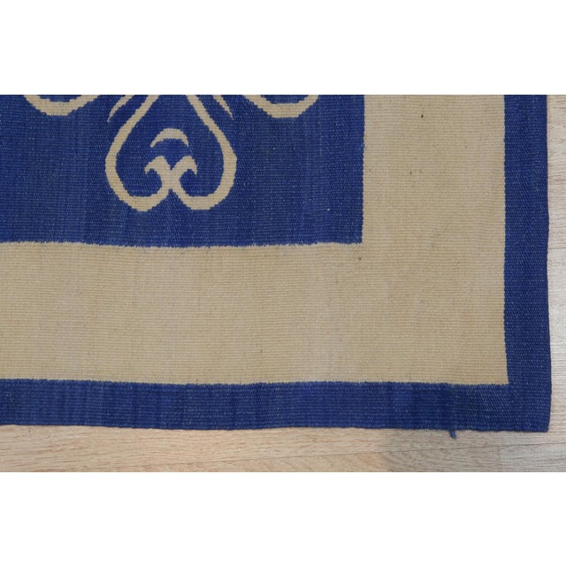 6x8 Handcrafted Exquisite Blue Floral Modern Flatweave Wool Carpet Rug For Sale In New York - Image 6 of 7