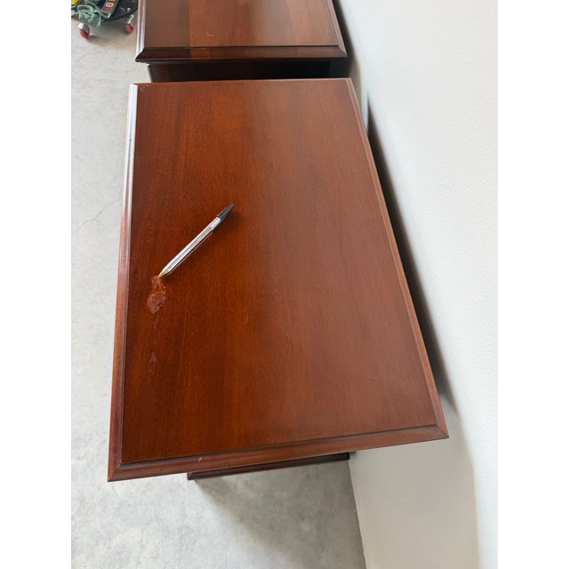 Vintage Link-Taylor Heirloom Solid Mahogany Chippendale Bedside Tables / Nightstands – A Pair For Sale - Image 9 of 16