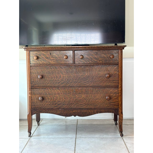 Berkey & Gay Grandmillennial Antique Tiger Oak Wood Dresser & Removable Mirror For Sale - Image 4 of 17