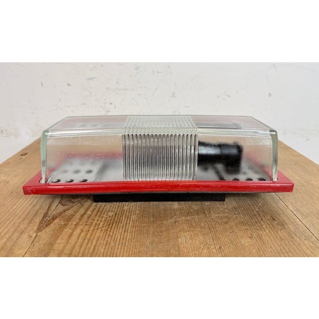 Red Industrial Red Bakelite Wall Light from Elektrosvit, 1970s For Sale - Image 8 of 18
