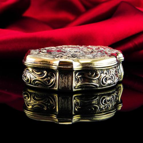 Antique Silver Gilt Table Snuff Box with Rococo Motif and Meleager Boar Head Scene, 18th Century For Sale - Image 9 of 18
