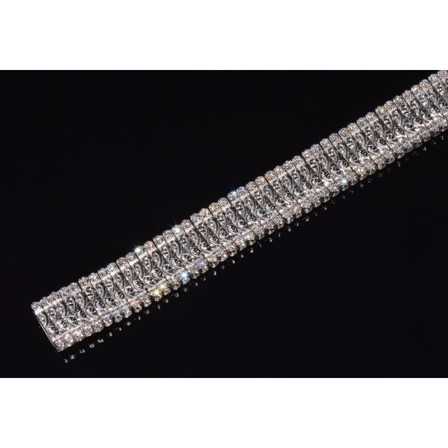 Early 21st Century Authentic Roberto Coin 18k White Gold 2.08Cts Natural Diamond Flexible Link Bracelet For Sale - Image 5 of 17