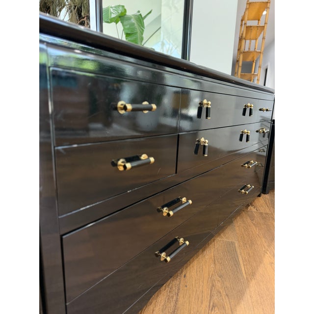 Vintage Lane Black Lacquer Hollywood Regency Queen Bedroom Suite With Matching Cedar Chest For Sale - Image 9 of 16