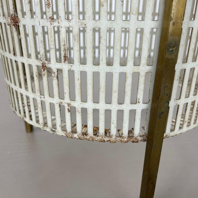 1950s Mid-Century Hollywood Regency Brass Umbrella Stand in the style of Mathieu Matégot, France, 1950s For Sale - Image 5 of 18