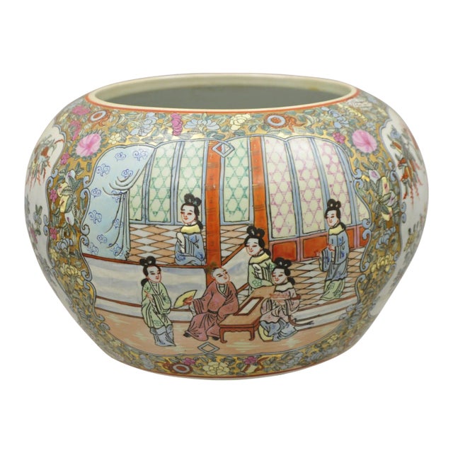 Vintage Chinese Export Porcelain Bulbous Vase With Figural Scenes For Sale