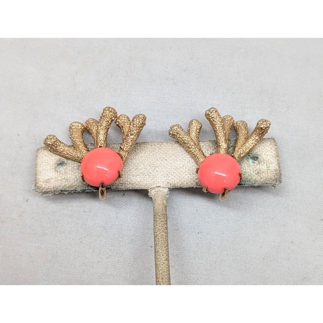 Napier Vintage 1960s Signed Napier Goldtone Cabochon Faux-Coral Clip Earrings- 2 Pieces For Sale - Image 4 of 8