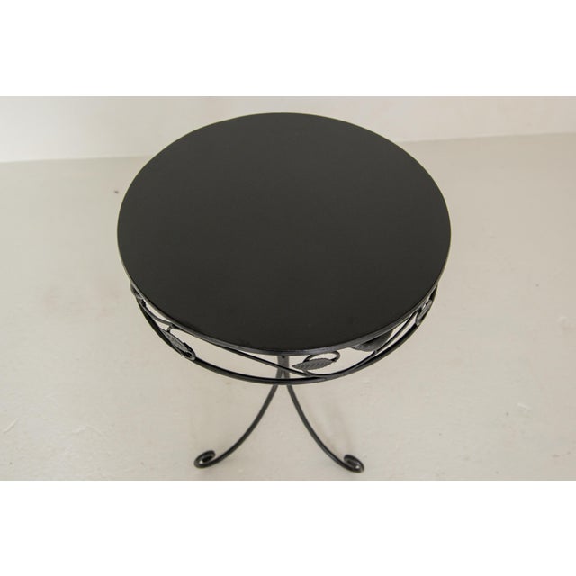 Bird Adorned Round Metal Garden Side Table, Cast Design, USA, 1980s For Sale - Image 9 of 13