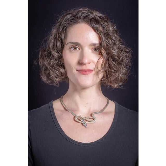 Modern Sterling Silver Coiled Snake Chain Necklace With Peridot Gemstone For Sale - Image 3 of 4