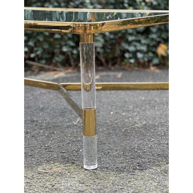 Hollywood Regency Vintage Hollywood Regency Lucite and Glass Coffee Table For Sale - Image 3 of 10