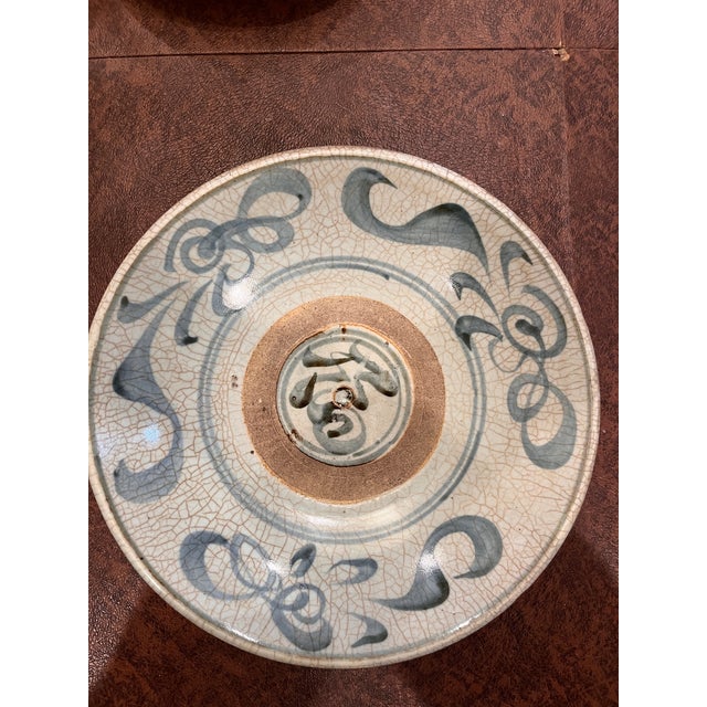 Vintage Ming Blue White Swatow Zhangzhou Chargers 11" 10.5" 9.5" Kiln Crackle - Set of 3 For Sale - Image 9 of 11