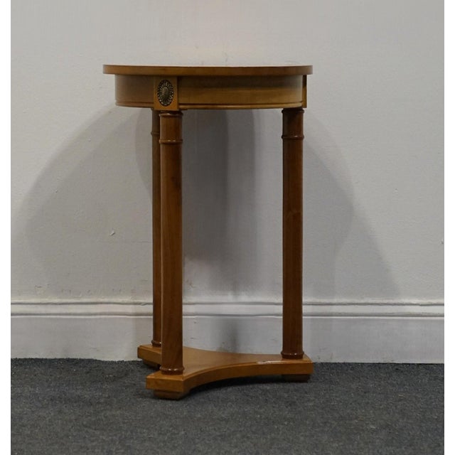 Stanley Furniture Satinwood Traditional Federal Revival 16" Round Accent Table / Plant Stand 45415-70013 For Sale In Kansas City - Image 6 of 9