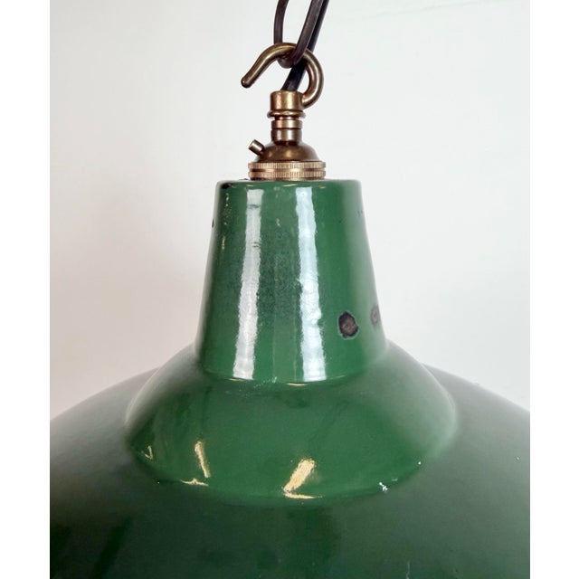 Mid-Century Modern Industrial British Green Enamel Factory Pendant Lamp, 1960s For Sale - Image 3 of 18