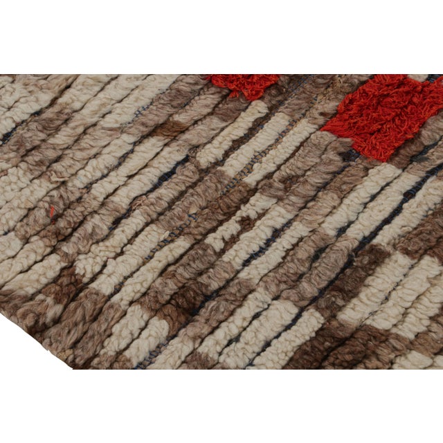 1950s Vintage Moroccan Rug With Beige-Brown Geometric Patterns, From Rug & Kilim For Sale - Image 5 of 7