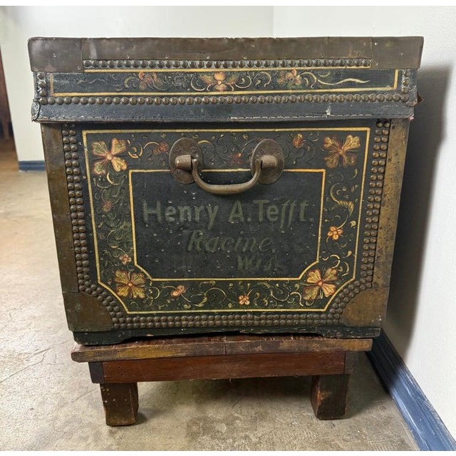 19th Century Hand-Painted American Immigrant Trunk For Sale - Image 14 of 17
