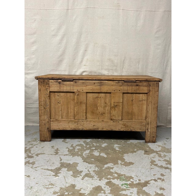 Wood 19th Century English Pitch Pine Coffer For Sale - Image 7 of 8
