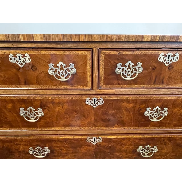 Mid-18th Century English Burl Walnut Chest of Drawers For Sale In Washington DC - Image 6 of 16