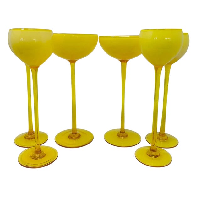 Set of 6 Vintage Carlo Moretti Cased Glassware: 4 Butterscotch Cordial Glasses & 2 Champagne Coupes | Mid-Century Italian Barware For Sale - Image 9 of 13