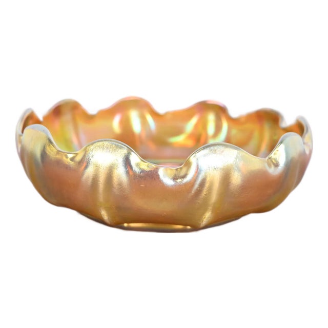 Louis Comfort Tiffany Favrile Iridescent Art Glass Scalloped Bowl For Sale