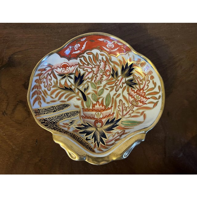 Antique Early 19th Century Coalport Imari Porcelain Shell Shaped Dishes in the Thumb & Finger Pattern - a Pair For Sale In New York - Image 6 of 8