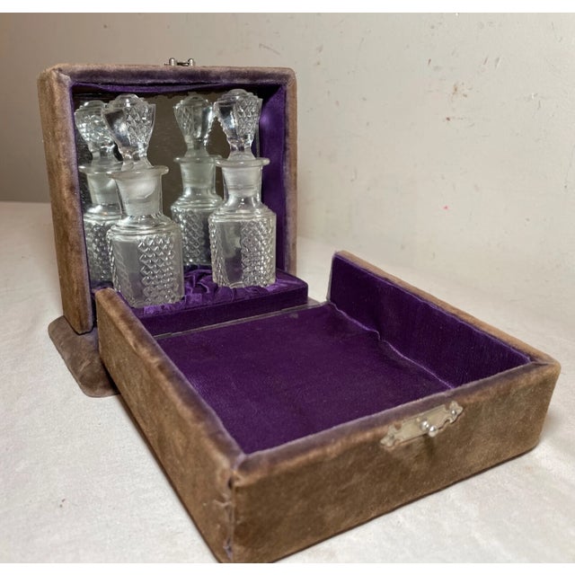 1930s Pair of Antique Crystal Perfume Scent Bottle in Fitted Velour Display Case Box For Sale - Image 5 of 12