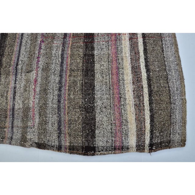 Vintage Handwoven Anatolian Flat-Weave Kilim Rug in Charcoal, Cream For Sale - Image 10 of 10