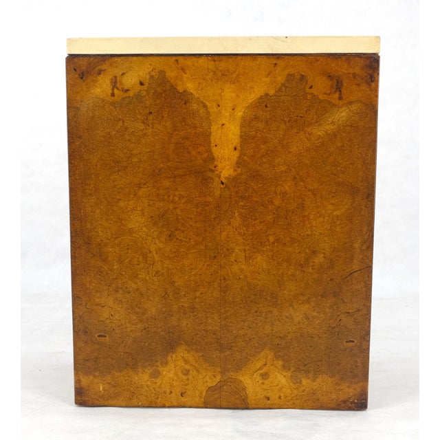 Wood Mid 20th Century Very Fine Etched Top Burl Box Shape Base Petit Side End Table Mid Century MINT For Sale - Image 7 of 13