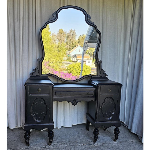 Gorgeous Dressing Vanity Table with Mirror. Beautiful elegant design all trough. Paris Apartment, Romantic Style. Painted...