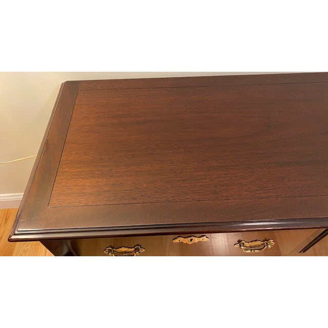 Vintage Kindel Mahogany Queen Anne 3-Drawer Sideboard W/Keys For Sale - Image 16 of 18