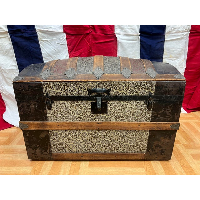 Early 20th Century Antique Wood Camelback Steamer Trunk With Tray