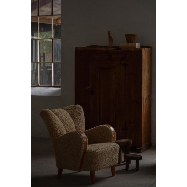 Wood Danish Modern Art Deco Lounge Chairs in Shearling Lambswool & Elm, 1940s, Set of 2 For Sale - Image 7 of 18