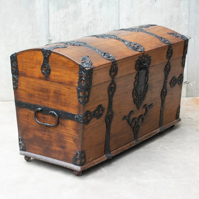Baroque 18th Century Baroque Chest For Sale - Image 3 of 7