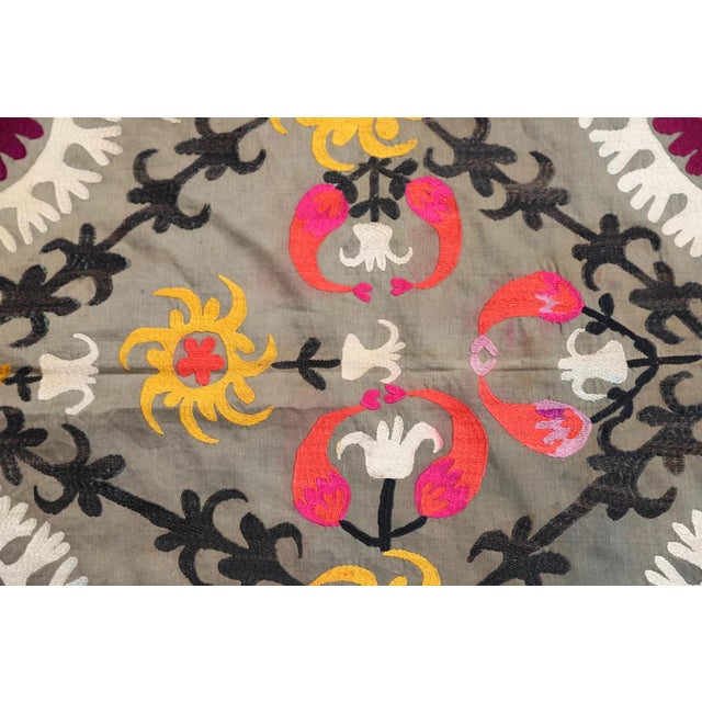 Traditional 1960s Vintage Suzani Textile | Suzani Embroidery | Green Suzani Wall Hanging For Sale - Image 3 of 7