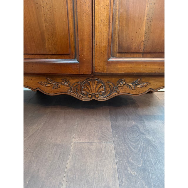 Late 20th Century Vintage French Provincial Walnut Vitrine Cabinet With Black Chicken Wire For Sale - Image 5 of 8