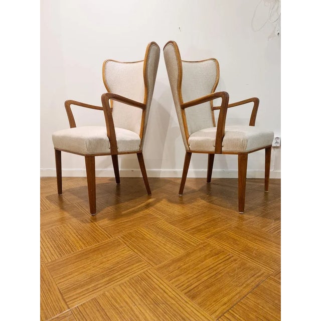 These well sculptured high ended chairs were produced in the early 1940s for ab svenska kontorsmöbler ab. They are made in...