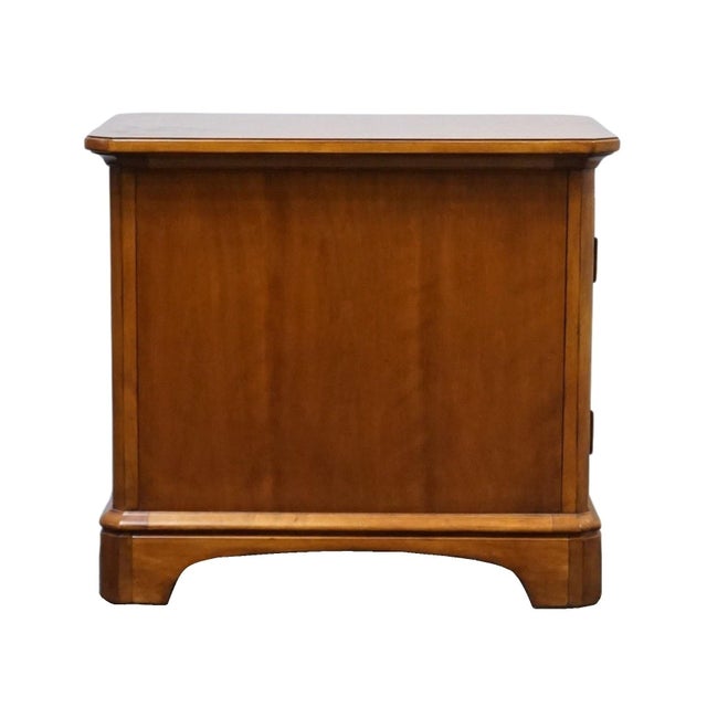 Thomasville Furniture Cinnamon Hill Collection Cherry Contemporary Traditional 20" Accent Storage End Table 42731-320 For Sale - Image 11 of 11