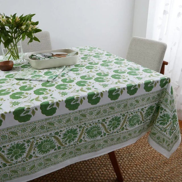 With an exuberant all-over flower pattern, the Janvi design presents a modern take on traditional, nature-inspired motifs....