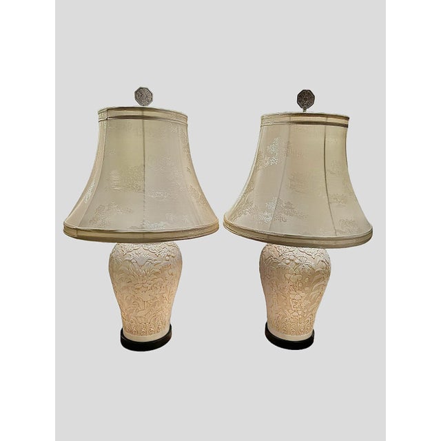 Pair of 1970s Chapman White Floral and Bird Relief Chinoiserie Lamps With White Silk Patterned Shades For Sale - Image 13 of 13
