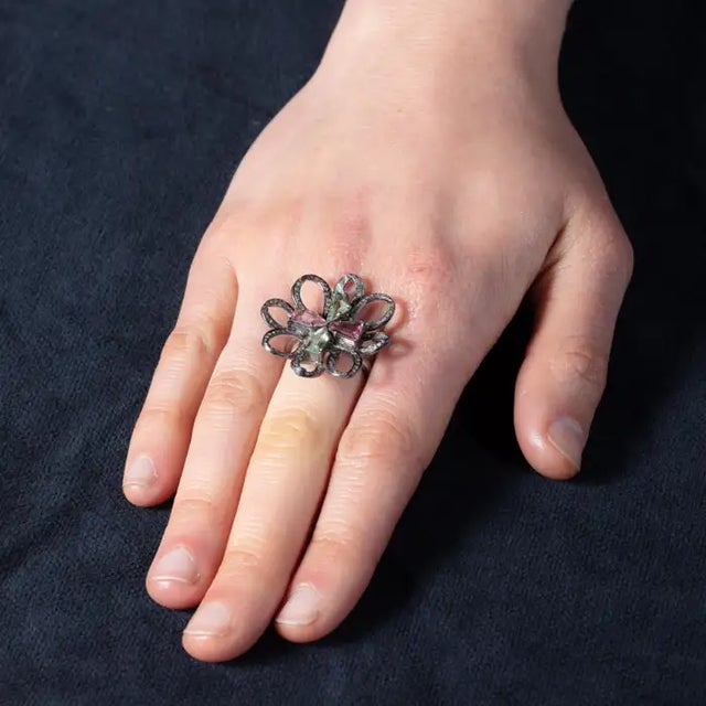 1990s Green Aquamarine, Morganite and Diamond Flower Cocktail Ring, Size 7.25 For Sale - Image 4 of 4
