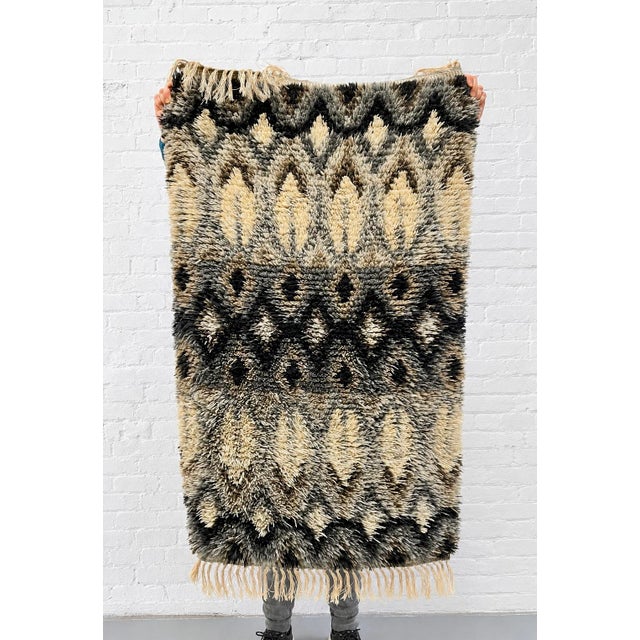 Mid Century Modern Scandinavian Rya Rug / Carpet. Lovely neutral gray, black and cream. Fringe on both ends. Nice...