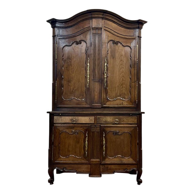Antique Cabinet in Oak and Chestnut, 1700s For Sale