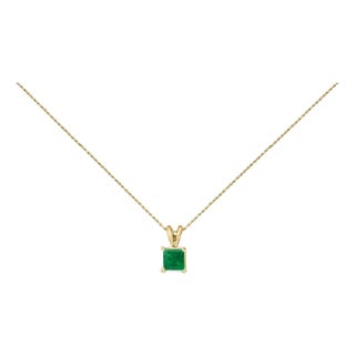 14K Yellow Gold 5x5 MM Square Shaped Green Emerald Solitaire Pendant Necklace For Sale