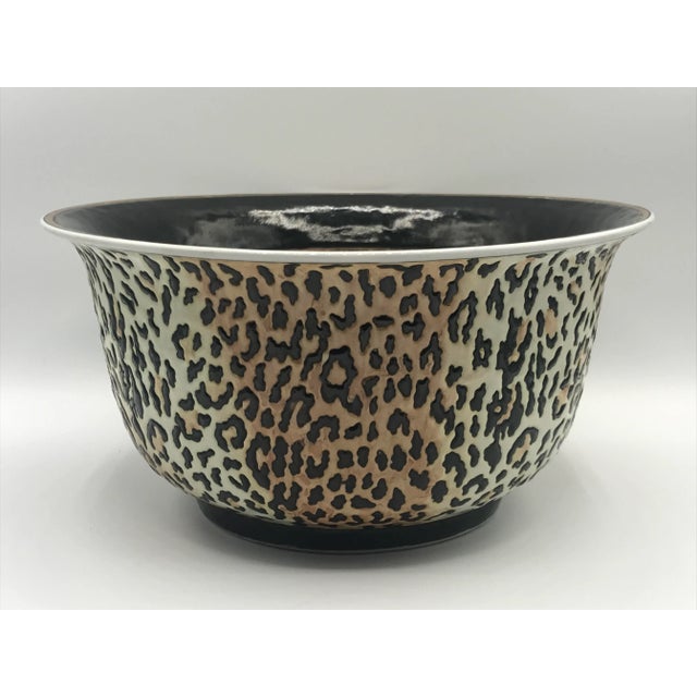 A handsome Vintage Kinder Harris porcelain leopard/cheetah bowl. Not for food. Decorative purposes only. Bring out your...