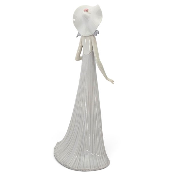 Late 20th Century Lladro #1431 the Debutante Elegant Ladies Spanish Porcelain Figurine For Sale - Image 5 of 11
