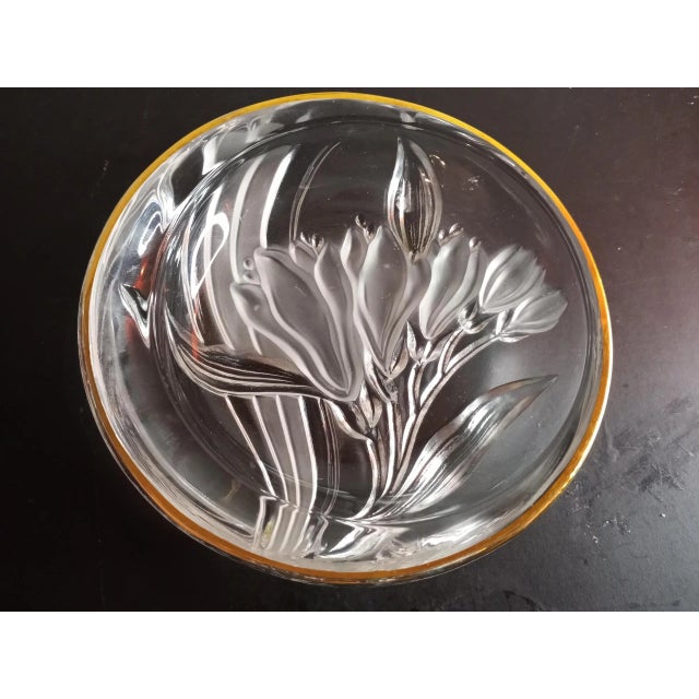 1980s Clear Crystal Embossed With Gold Rim Round Trinket Holder For Sale - Image 5 of 6