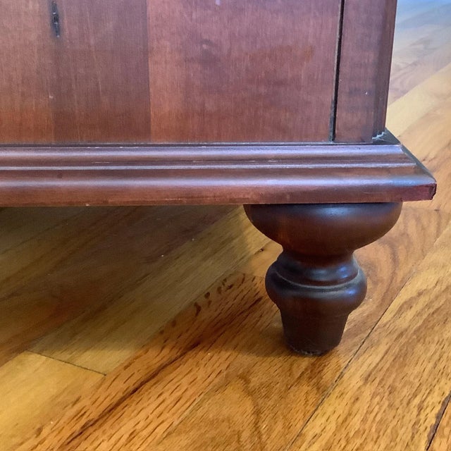 1980s Vintage Durham Furniture Solid Cherry Dresser and Plantation Mirror Saville Row For Sale - Image 17 of 18