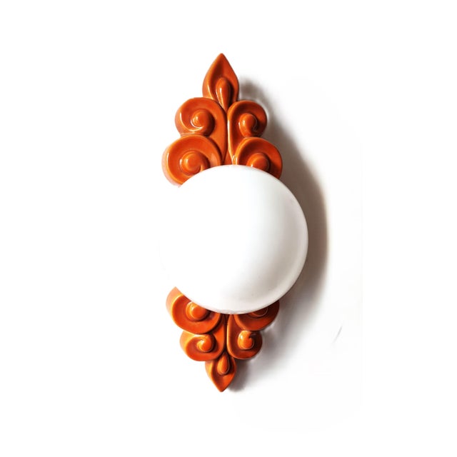 Large wall lamp made of ceramic and opal glass ball (with screw thread). 1 burner E27 Up to 250V (Europe/UK Standard).The...