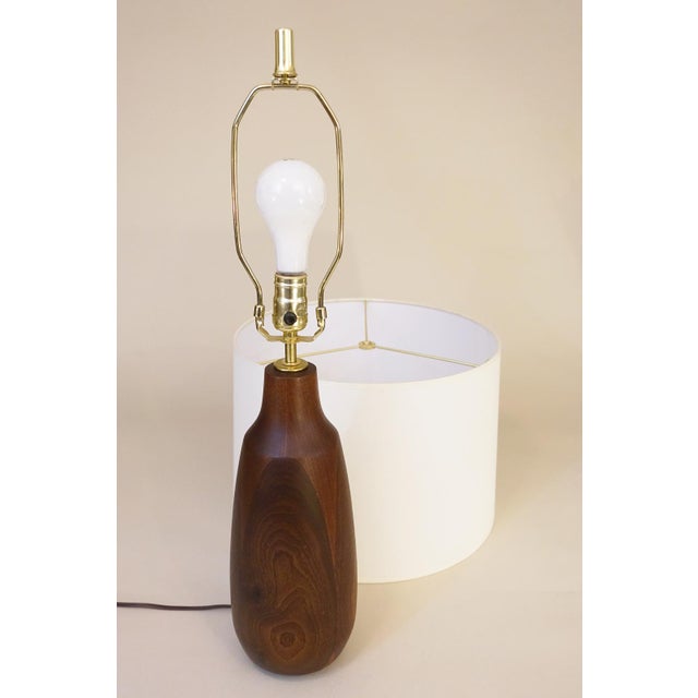 Wood 1960s Danish Mid Century Modern Turned Staved Walnut Bottle Table Lamp 1960's Unused Nos New-Old-Stock Gunnar Bostlund For Sale - Image 7 of 7