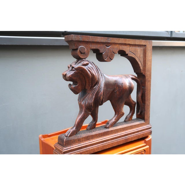 Pair of Large Antique Carved Oak Lions Bookends – 19th Century Renaissance Revival Corbels – Gothic Bookends – Architectural Wood Decor For Sale - Image 10 of 15